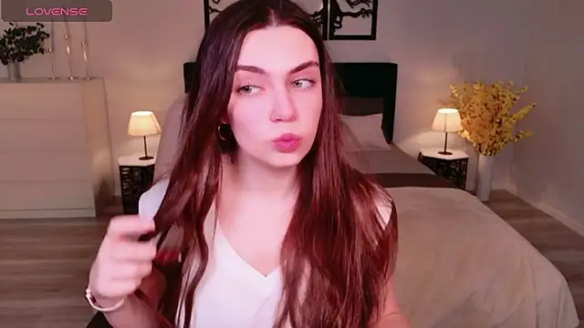 DaniellaLovely online show from 12/15/25, 10:41