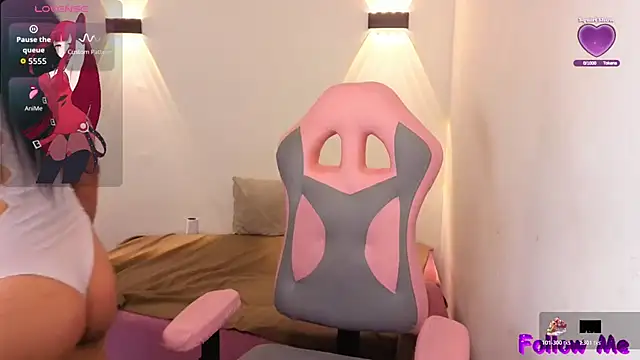 vittorialombardi   online show from 12/18/25, 07:14