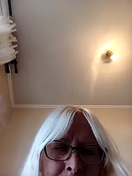 Snapshot of Rousmk1 chatting on 12/02/24, 08:00 Rousmk1 online show from 12/02/24, 08:00