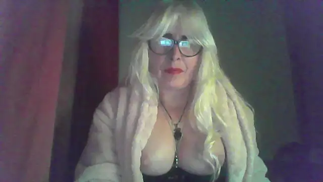 Snapshot of Rousmk1 chatting on 10/04/25, 11:03 Rousmk1 online show from 10/04/25, 11:03