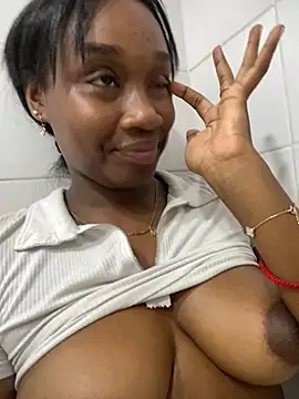 Snapshot of EscorpiLeoncita chatting on 02/20/25, 04:28 EscorpiLeoncita online show from 02/20/25, 04:28