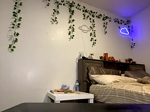 Kittyymaze1 online show from 10/15/25, 02:06