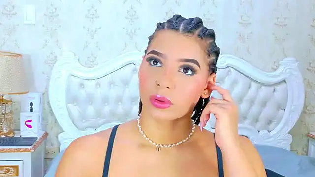 TiaraRosse online show from 11/25/25, 01:44