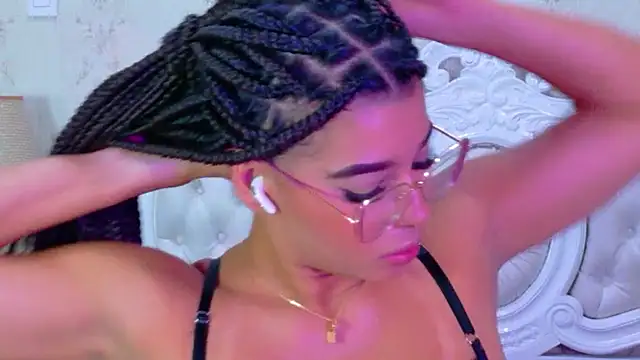 TiaraRosse online show from 01/05/26, 05:27