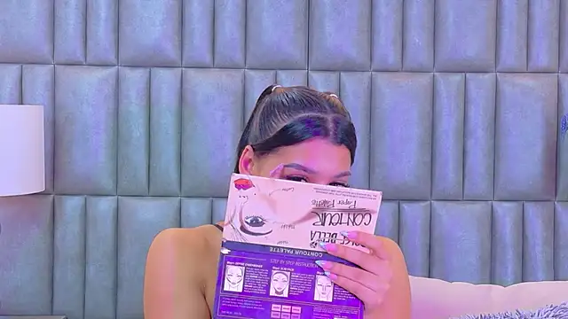 TiaraRosse online show from 04/11/26, 01:04