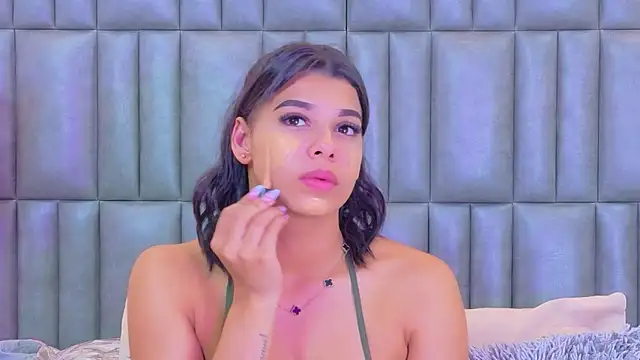 TiaraRosse online show from 04/12/26, 12:43