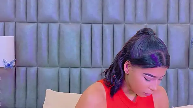 TiaraRosse online show from 04/15/26, 12:23