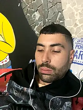 Snapshot of macg96 chatting on 10/25/25, 01:13 macg96 online show from 10/25/25, 01:13