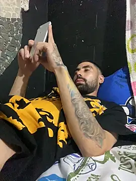 Snapshot of macg96 chatting on 11/23/25, 02:55 macg96 online show from 11/23/25, 02:55