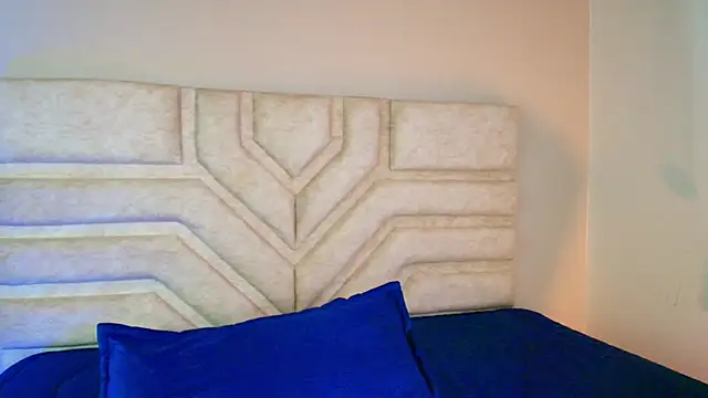 Rebeca Williams  online show from 03/04/25, 03:44