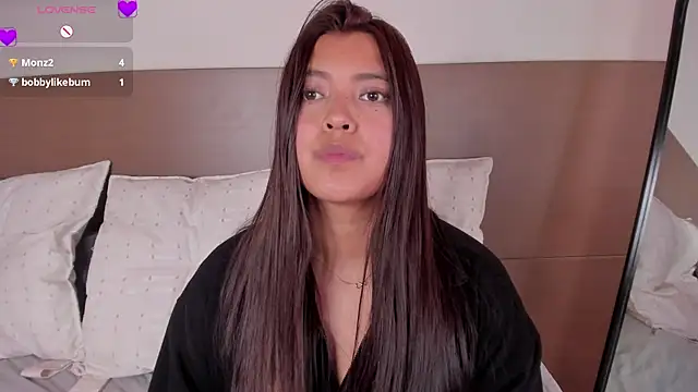 Rebeca Williams  online show from 06/03/26, 02:33