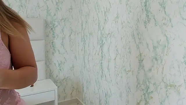 MIA  SAENZ online show from 12/25/24, 02:13