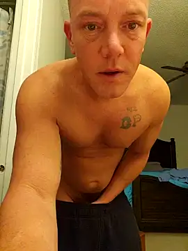 Bigtater1999 online show from 01/31/25, 01:43