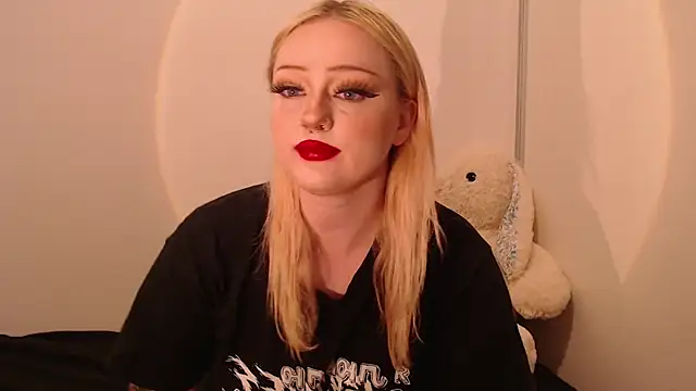 chloe levine online show from 09/10/25, 11:05