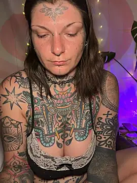 lizzardqueeen online show from 03/16/26, 05:44