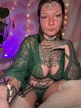 lizzardqueeen online show from 04/04/26, 08:23