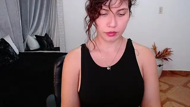 Snapshot of Sigrid- chatting on 02/02/25, 12:19 Sigrid- online show from 02/02/25, 12:19