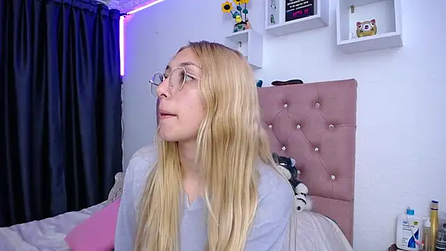 Soffy-brooks online show from 10/12/25, 05:17