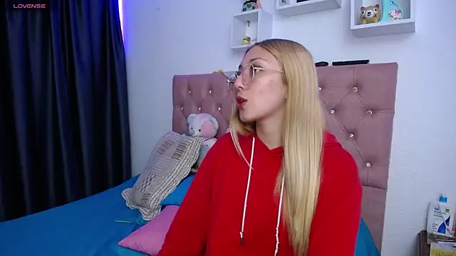 Soffy-brooks online show from 10/21/25, 05:19