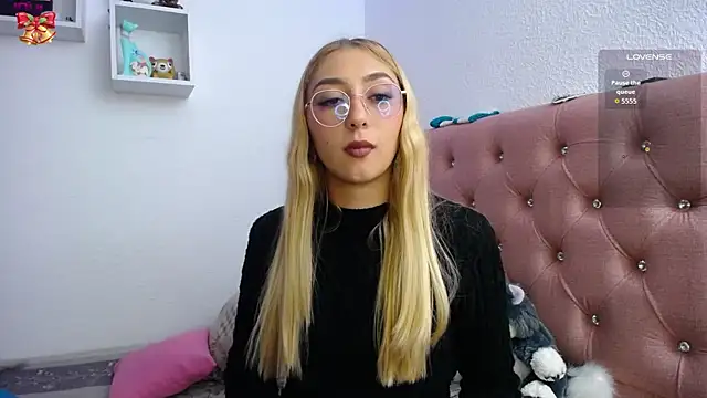 Soffy-brooks online show from 11/12/25, 03:29