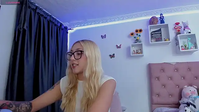 Soffy-brooks online show from 05/28/26, 03:59