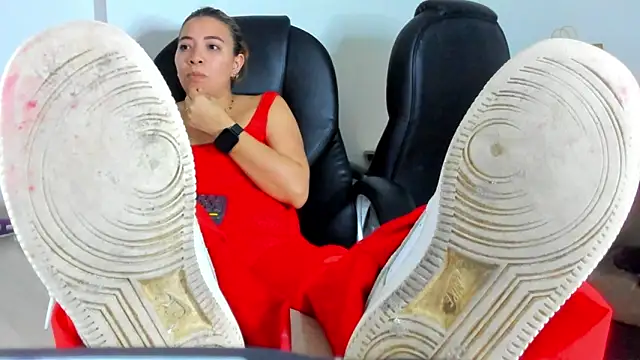 alma fenix online show from 04/10/26, 03:56