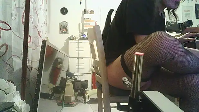 cyril020202 online show from 10/20/25, 05:13