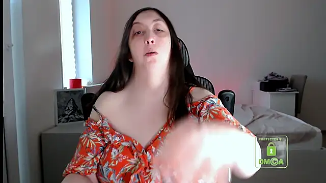 cute and hot online show from 04/14/26, 03:18