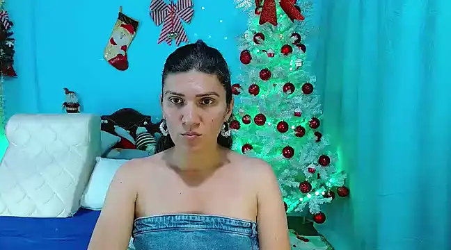 Snapshot of venus_swet_ chatting on 12/30/24, 01:15 venus swet online show from 12/30/24, 01:15