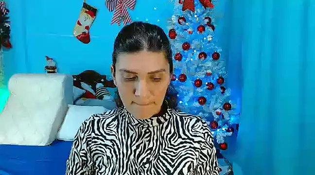 Snapshot of venus_swet_ chatting on 12/31/24, 01:04 venus swet online show from 12/31/24, 01:04