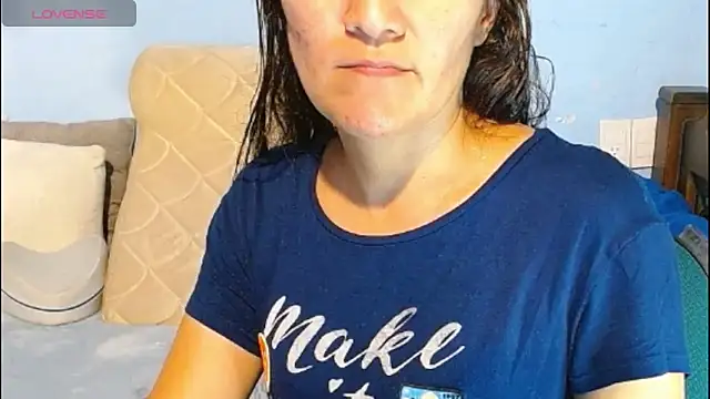 Snapshot of venus_swet_ chatting on 10/14/25, 01:17 venus swet online show from 10/14/25, 01:17