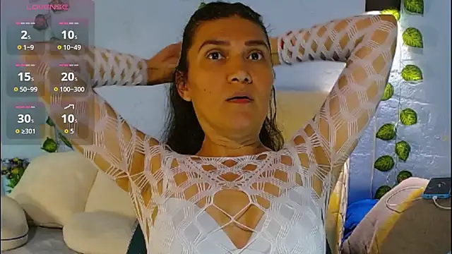 Snapshot of venus_swet_ chatting on 10/17/25, 12:14 venus swet online show from 10/17/25, 12:14