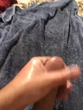 Snapshot of darksmoke011 chatting on 11/18/25, 11:48 darksmoke011 online show from 11/18/25, 11:48