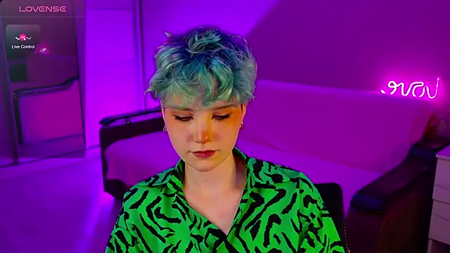 School Love online show from 12/13/24, 04:16