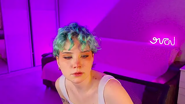 School Love online show from 12/16/24, 01:11