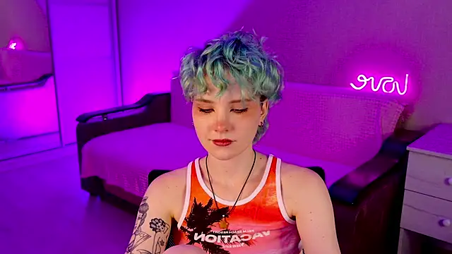 School Love online show from 12/20/24, 04:14