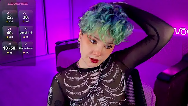 School Love online show from 01/04/25, 01:10