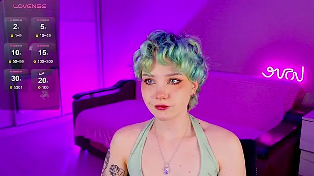 School Love online show from 01/10/25, 01:09