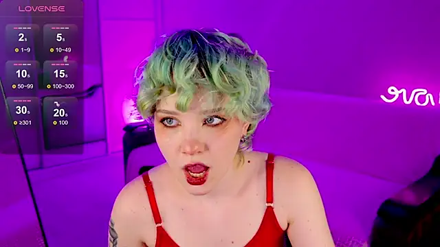 School Love online show from 02/02/25, 01:08