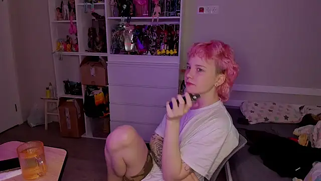 School Love online show from 12/15/25, 07:12