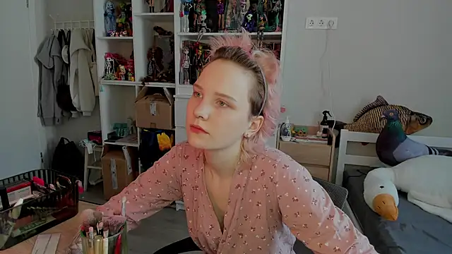 School Love online show from 02/18/26, 07:04