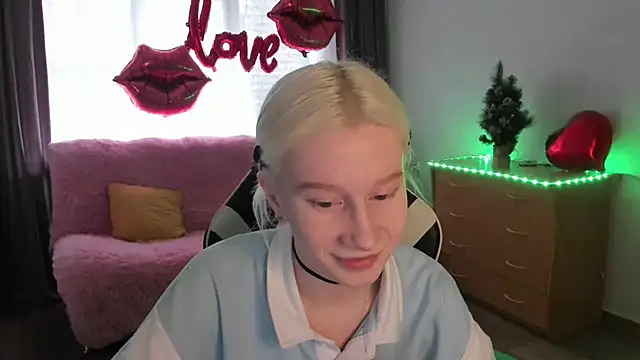 EnigmaSee online show from 03/25/26, 01:55