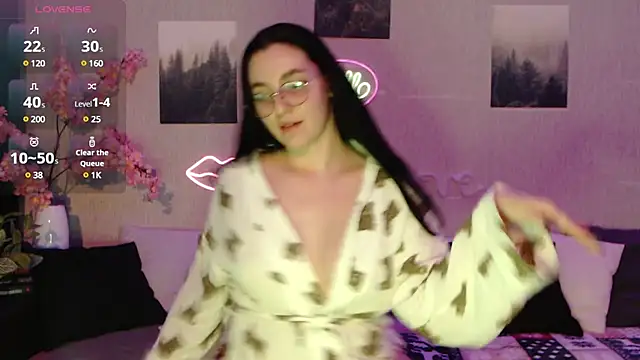 Fluffy Tiffy online show from 01/12/25, 06:28