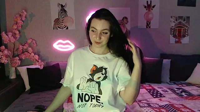 Fluffy Tiffy online show from 02/06/25, 05:03