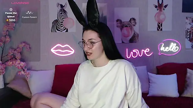 Fluffy Tiffy online show from 02/13/25, 07:03