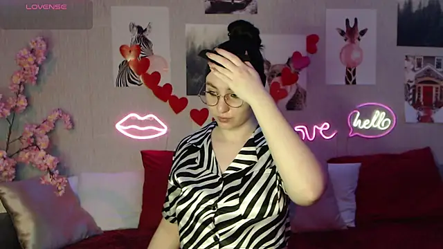 Fluffy Tiffy online show from 02/15/25, 12:59