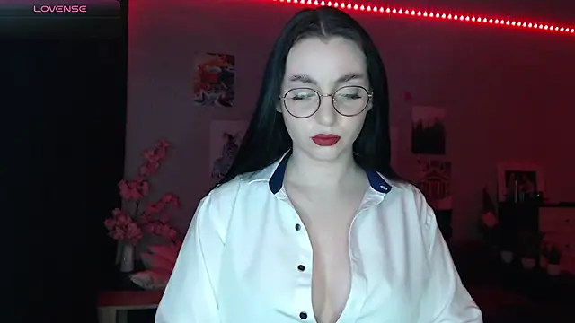 Fluffy Tiffy online show from 03/13/25, 12:05