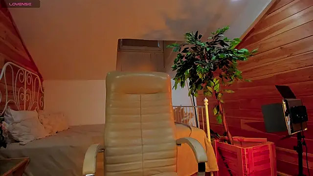 AdalynGlows online show from 04/11/26, 11:03