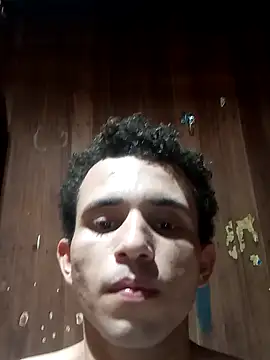 Snapshot of jhonmenas14 chatting on 11/08/25, 05:01 jhonmenas14 online show from 11/08/25, 05:01