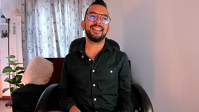 Snapshot of _PauloDaSilva_ chatting on 03/23/26, 07:18 PauloDaSilva online show from 03/23/26, 07:18